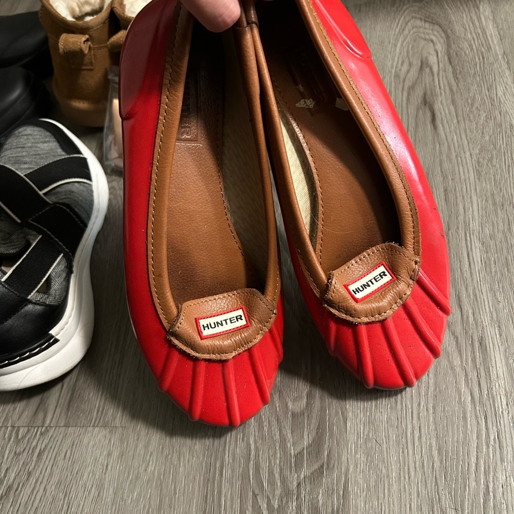 Hunter Women's Vibrant Red Flats